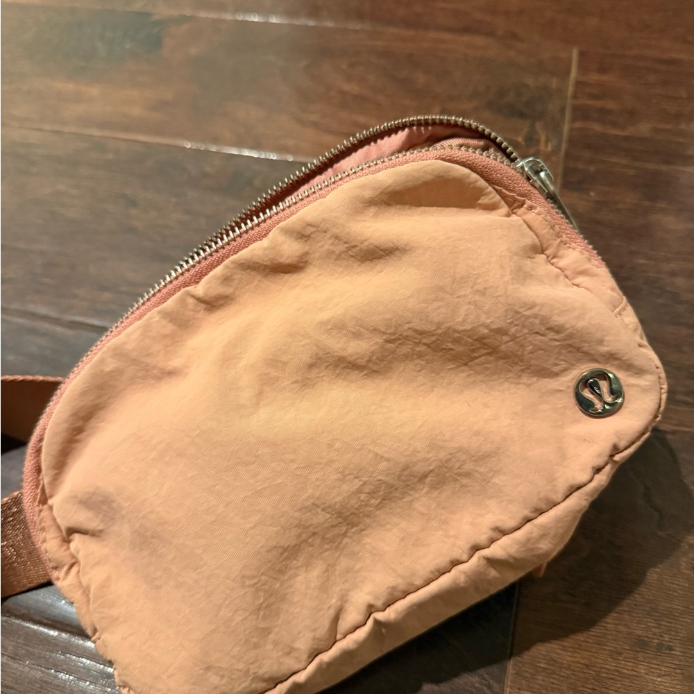Lululemon Coral Belt Bag - Picture 3 of 3